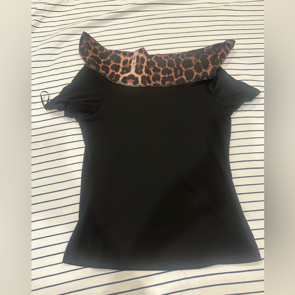 Hell Bunny Black Top with Leopard Print Collar - Picture 4 of 13